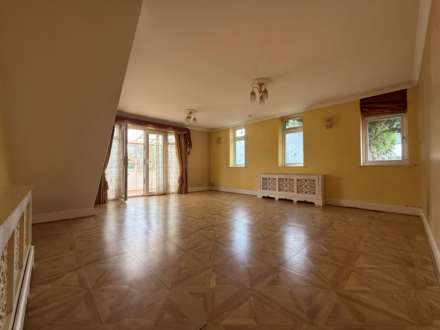 Bedonwell Road, London   ** 3D FLOORPLAN AVAILABLE **, Image 8