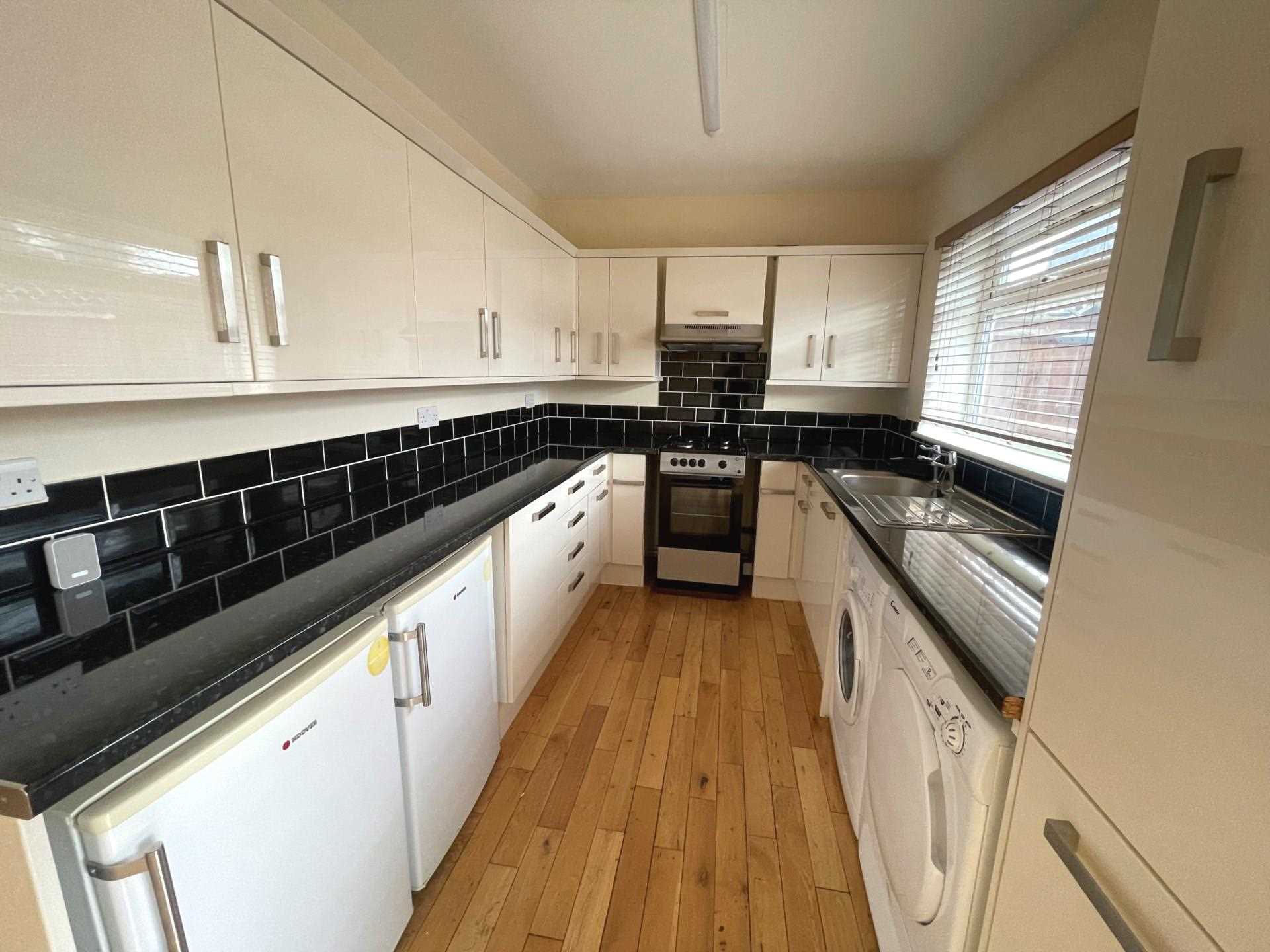 Park Crescent, Erith, DA8, Image 9