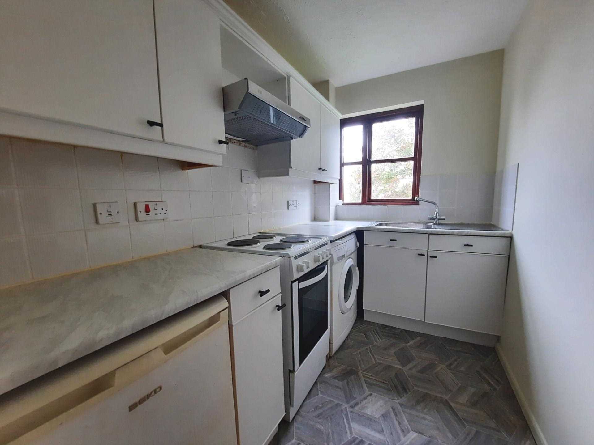 Cooper Close, Greenhithe, Image 6