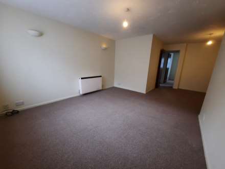 Cooper Close, Greenhithe, Image 3