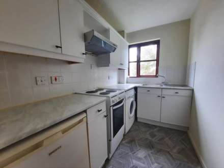 Cooper Close, Greenhithe, Image 6