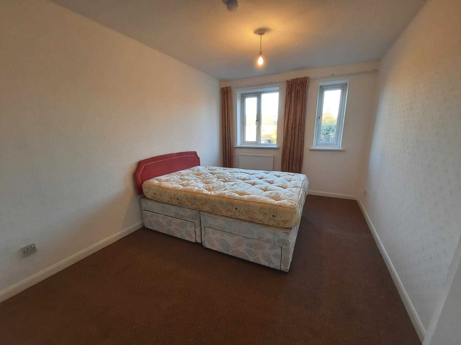 Pier Way, London, Image 12