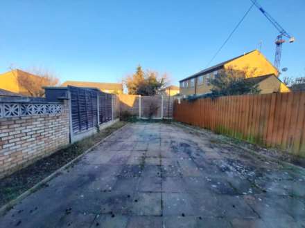 Pier Way, London, Image 11