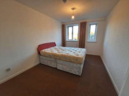 Pier Way, London, Image 12