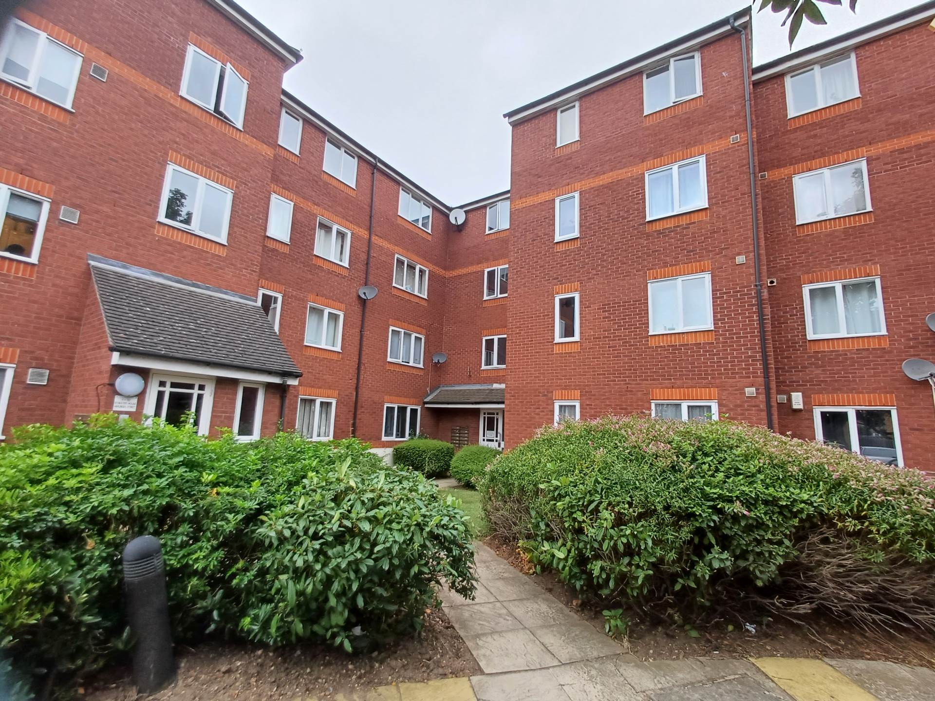 Harlinger Street, London, Image 1