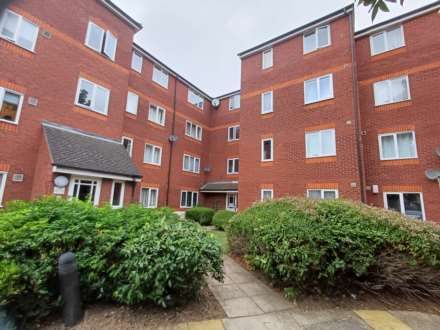 2 Bedroom Apartment, Harlinger Street, London
