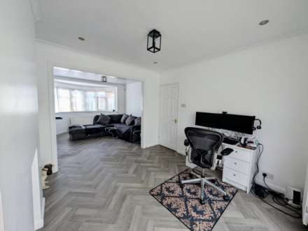 Eversley Avenue, Bexleyheath, Image 2