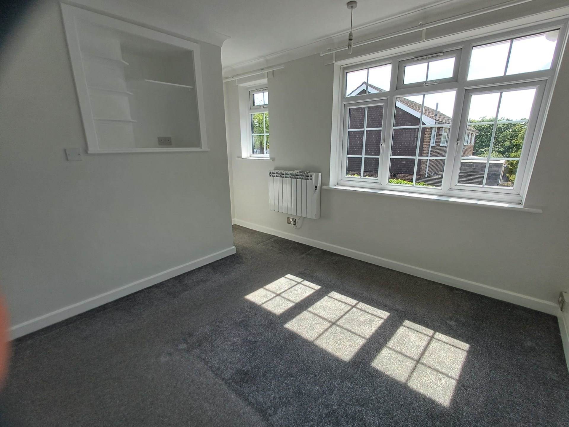 Treetops Close, London, Image 10