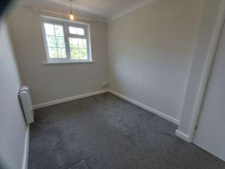Treetops Close, London, Image 12