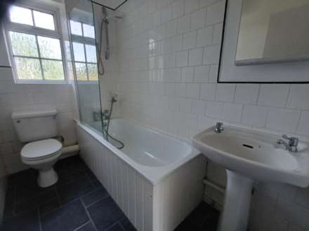 Treetops Close, London, Image 9