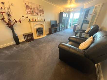 OVER 60'S ONLY ONE BEDROOM RETIREMENT FLAT, Image 4