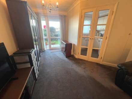 OVER 60'S ONLY ONE BEDROOM RETIREMENT FLAT, Image 5