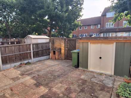 Wren Path, London, Image 17