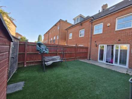 Rainbow Road, Erith, Image 11