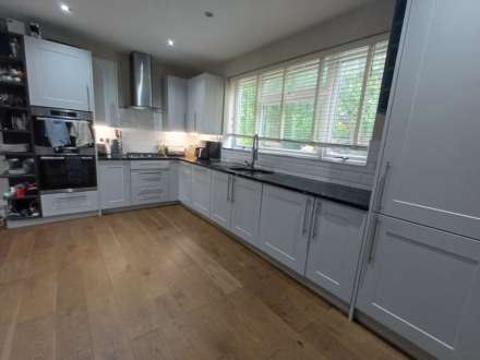 Peterstone Road, London, Image 8