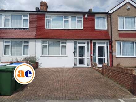 3 Bedroom House, Amberley Road, London