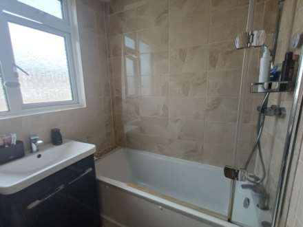 Amberley Road, London, Image 17