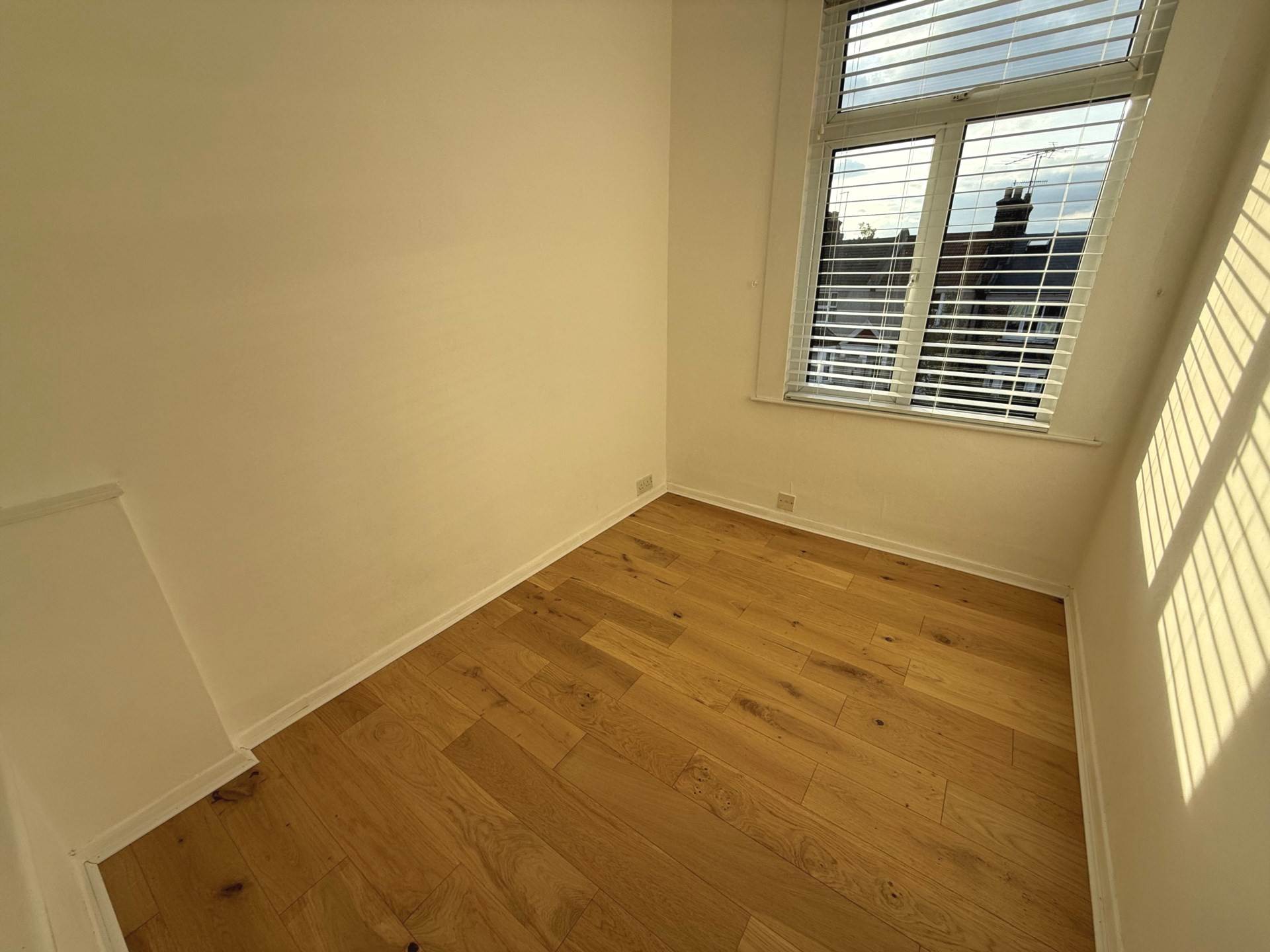 Basildon Road, London, Image 11