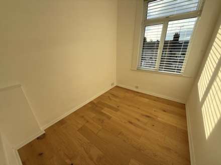 Basildon Road, London, Image 11