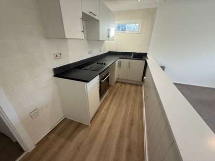 Manorside Close, London, Image 5