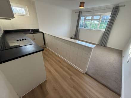 Manorside Close, London, Image 6