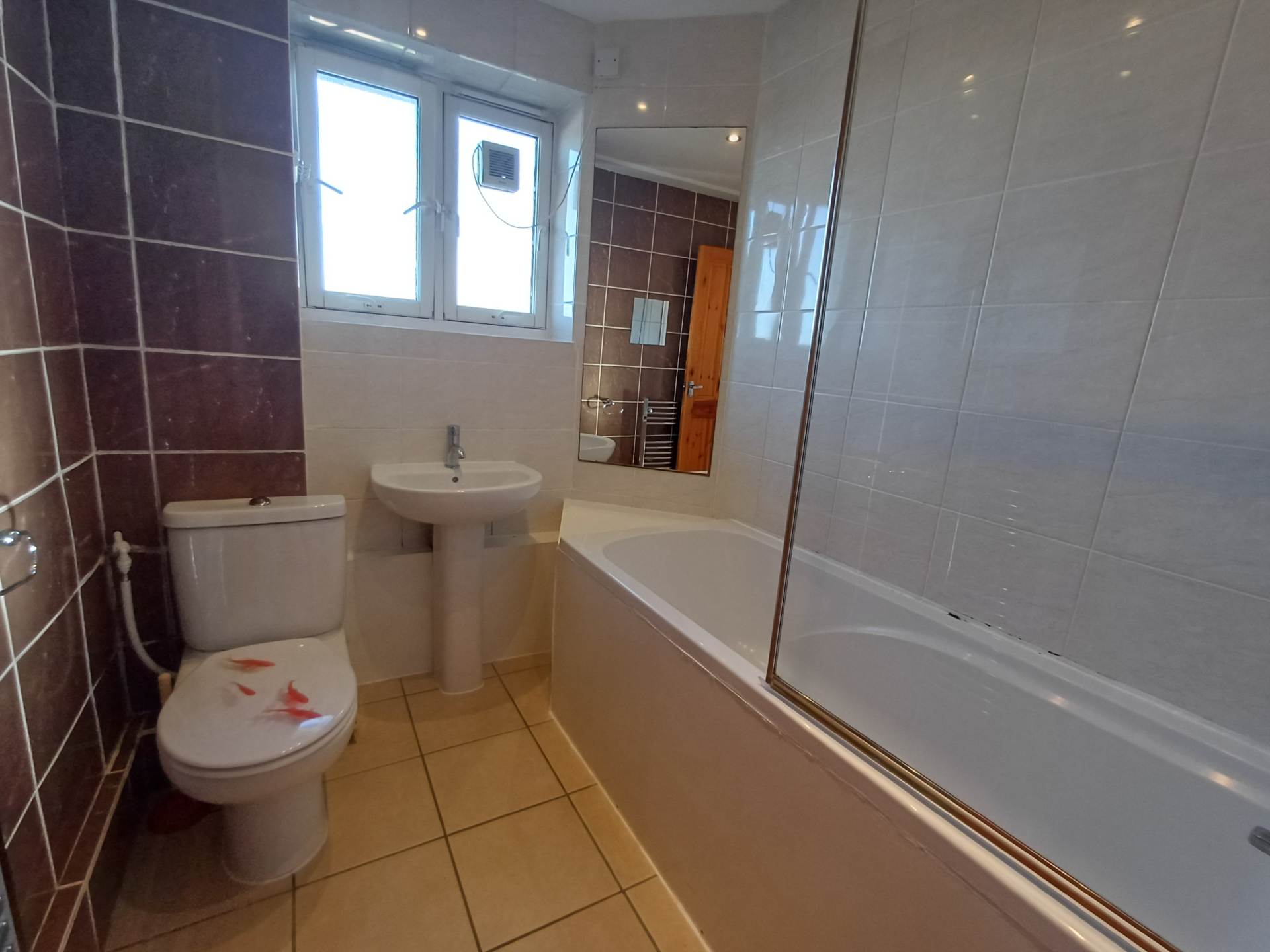 Dianthus Close, London, Image 5