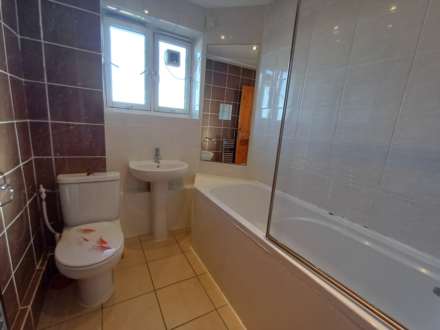 Dianthus Close, London, Image 5