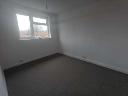 Highfield Avenue, Erith, Image 6