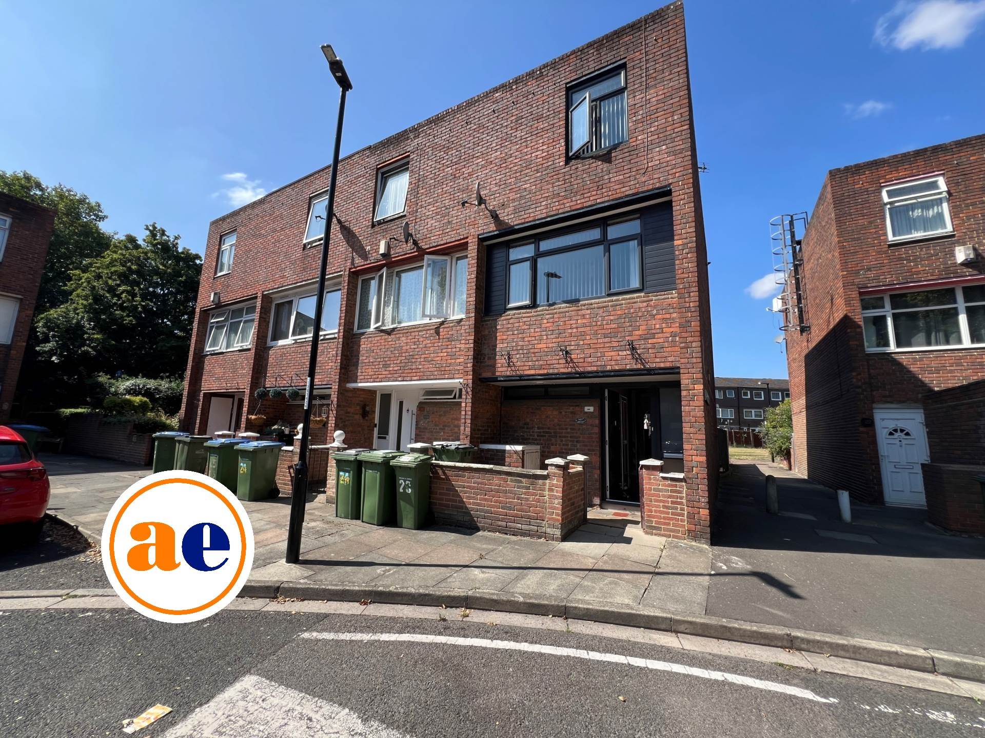 Disraeli Close, London  *VIDEO & 3D FLOORPLAN AVAILABLE**, Image 1