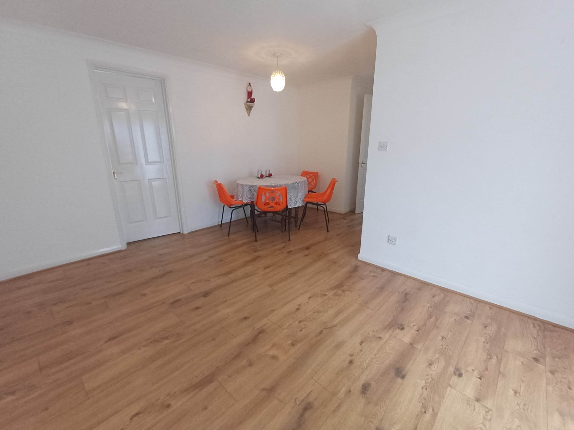 Bevans Close, Greenhithe, Image 4