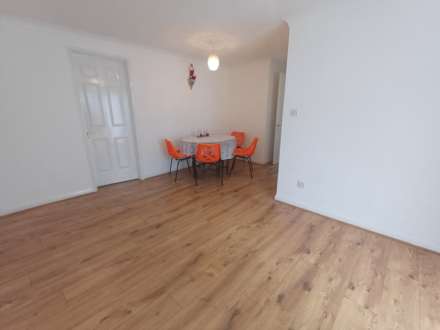 Bevans Close, Greenhithe, Image 4