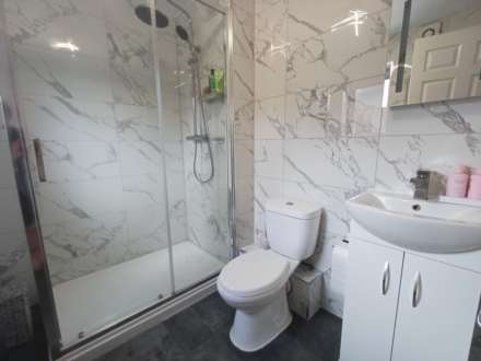 Bevans Close, Greenhithe, Image 8