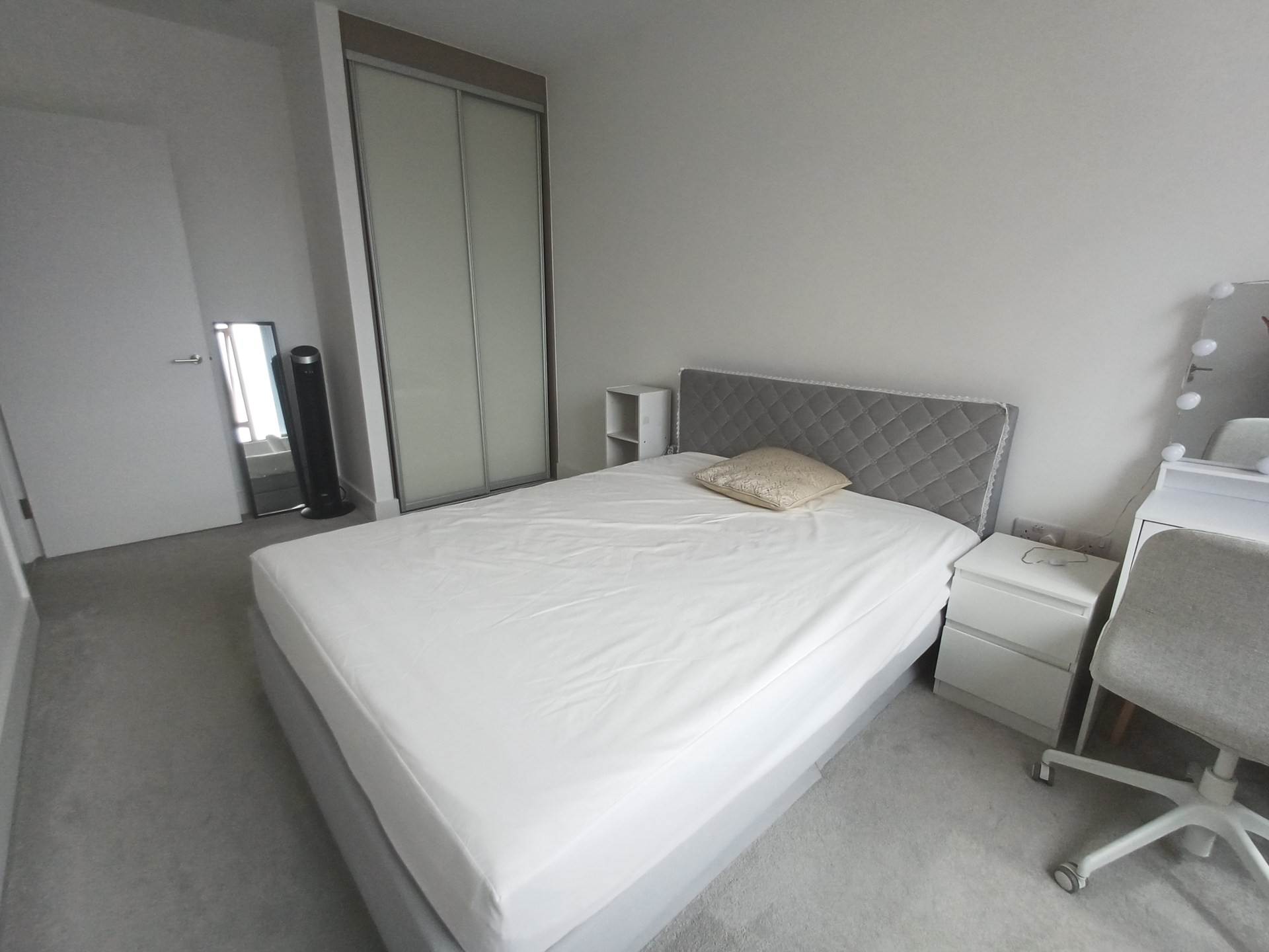 Southmere, London, Image 11