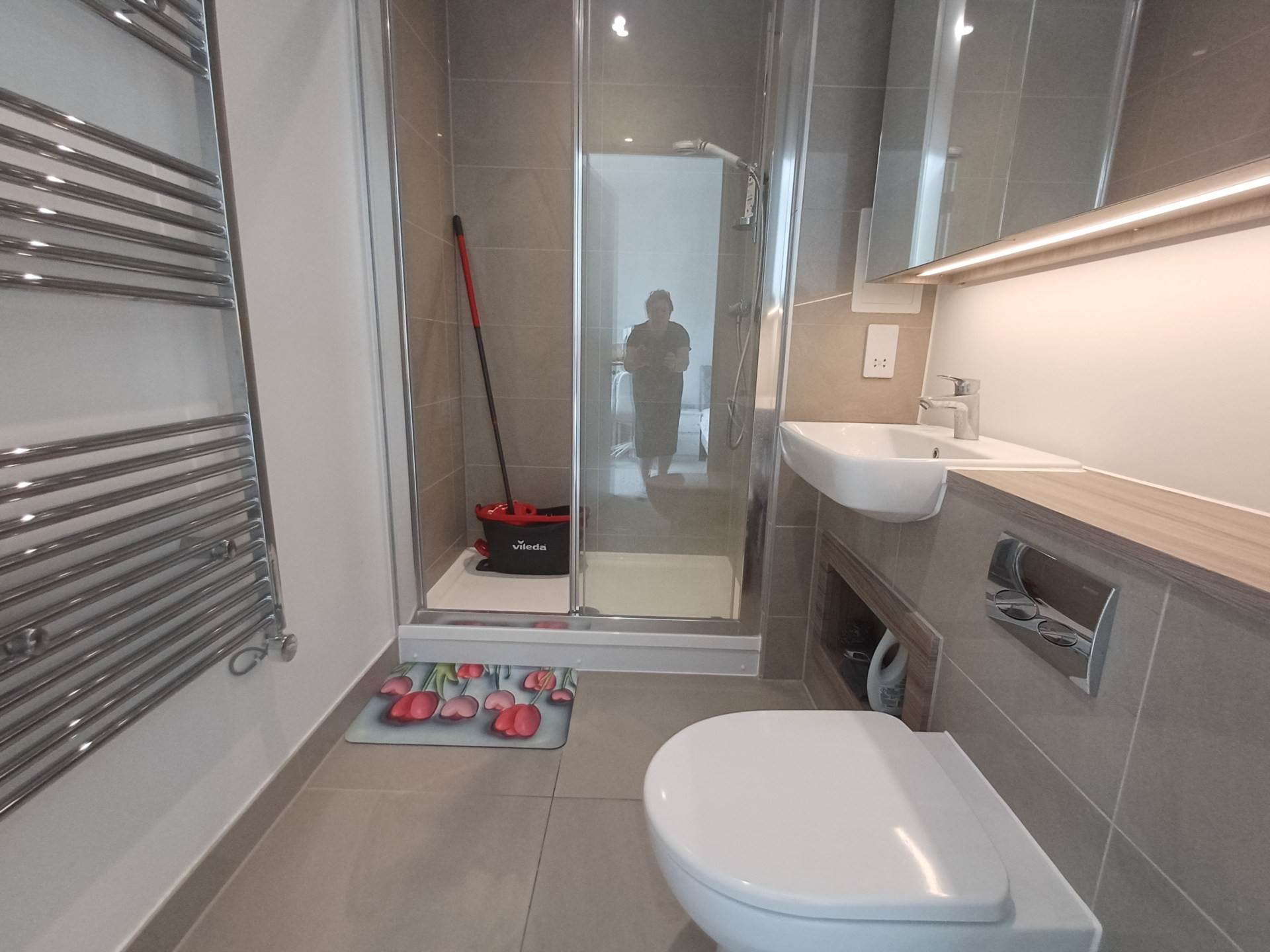 Southmere, London, Image 12