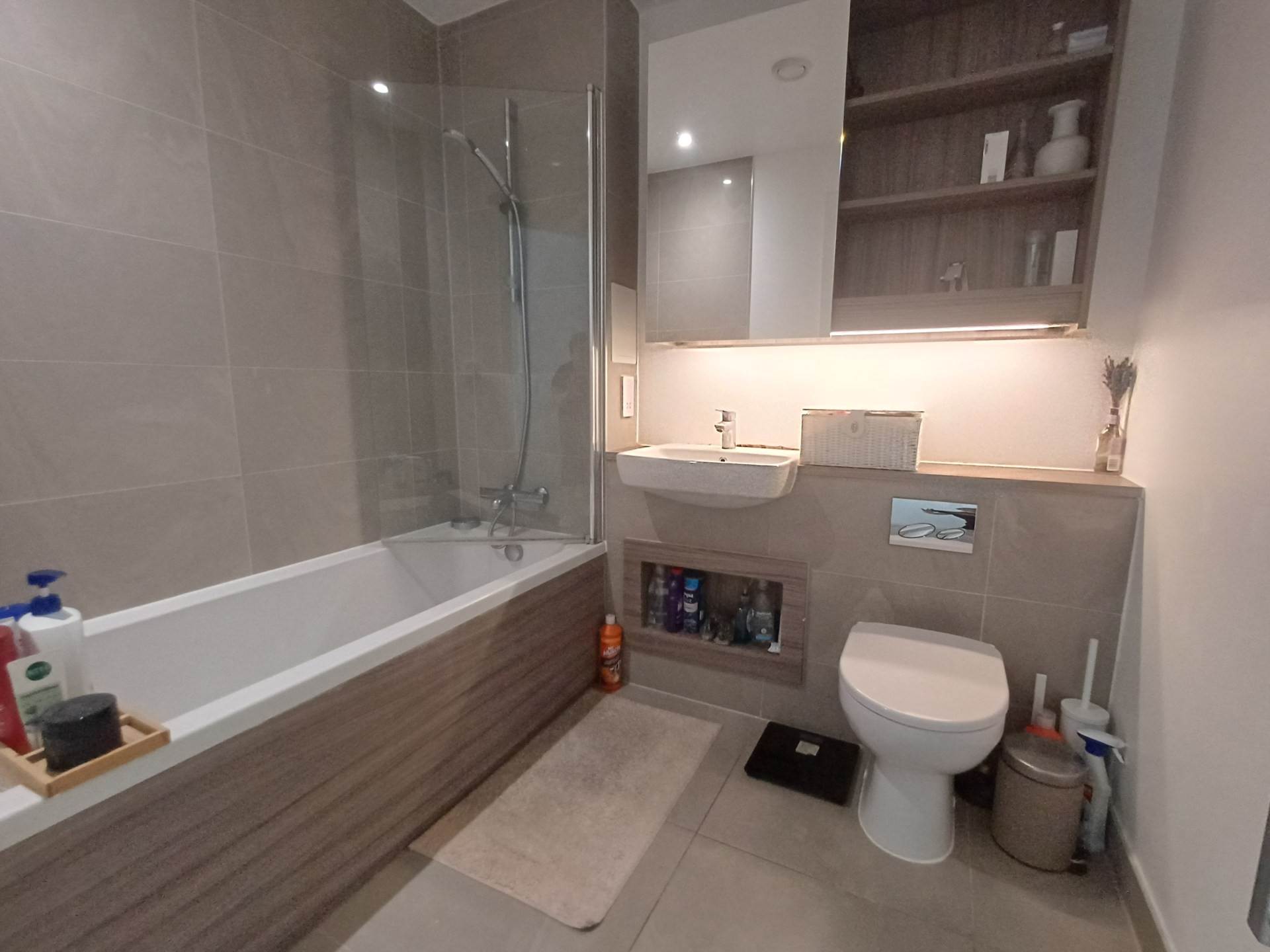 Southmere, London, Image 14