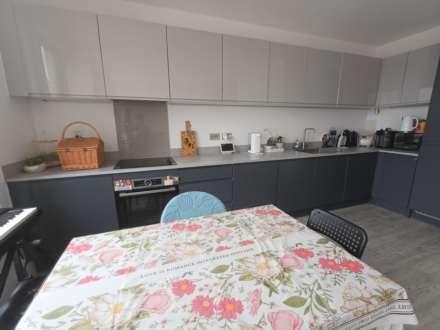 Southmere, London, Image 7