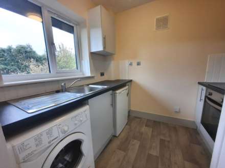 Frobisher Road, Erith, Image 6