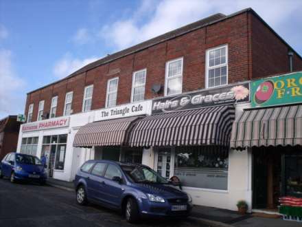 2 Bedroom Flat, Orchard Parade, Willingdon