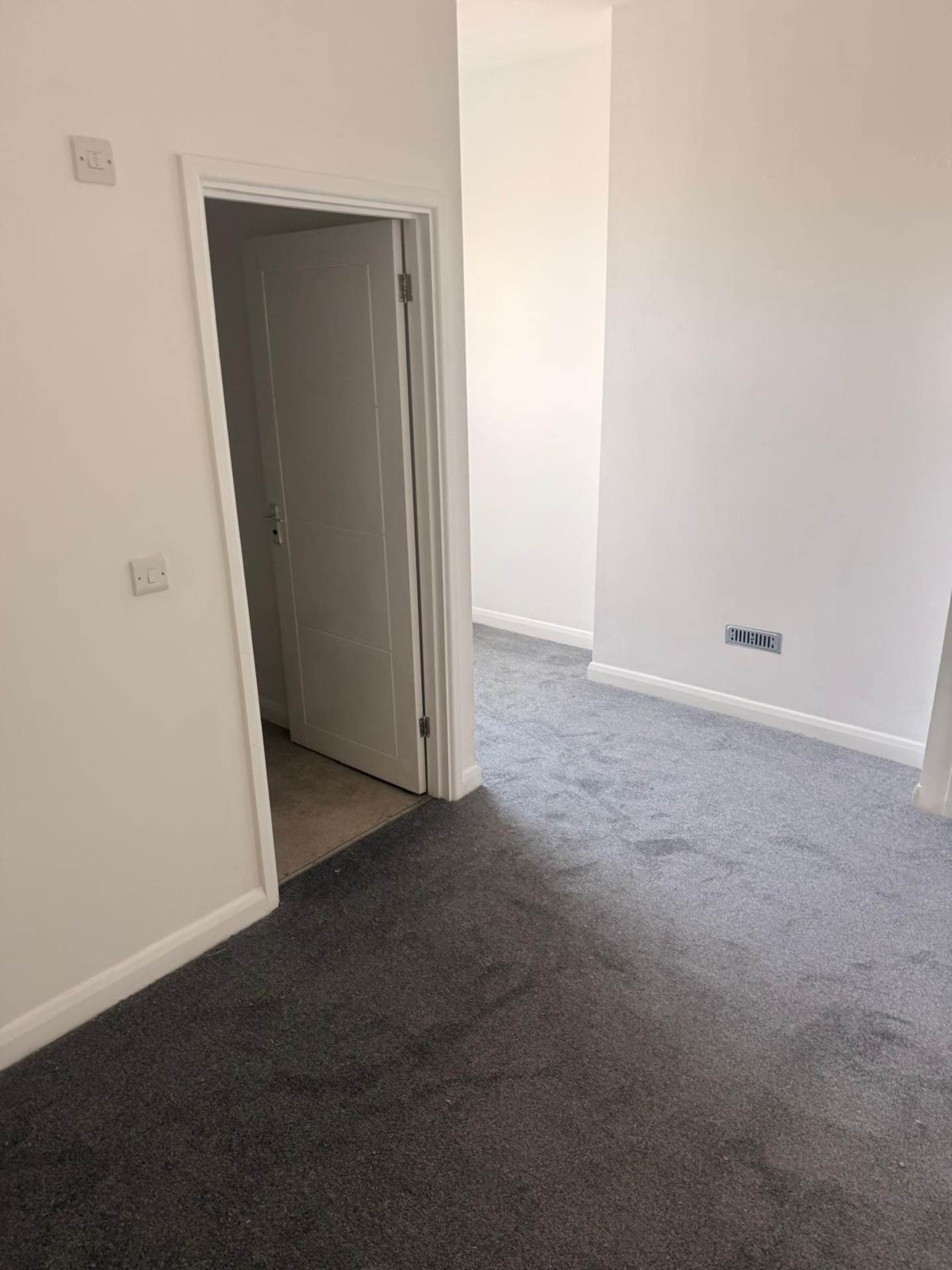 *NEWLY DECORATED* Cavendish Place, Eastbourne, Image 2