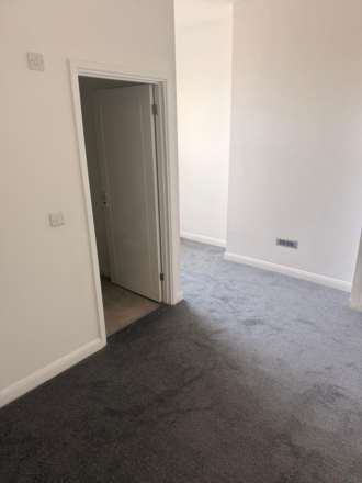 *NEWLY DECORATED* Cavendish Place, Eastbourne, Image 2