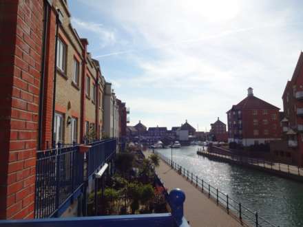 *HARBOUR VIEWS* The Piazza, Eastbourne, Image 1