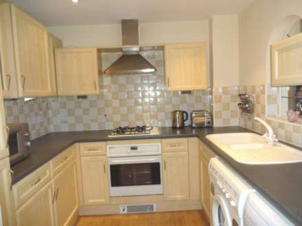 *HARBOUR VIEWS* The Piazza, Eastbourne, Image 2