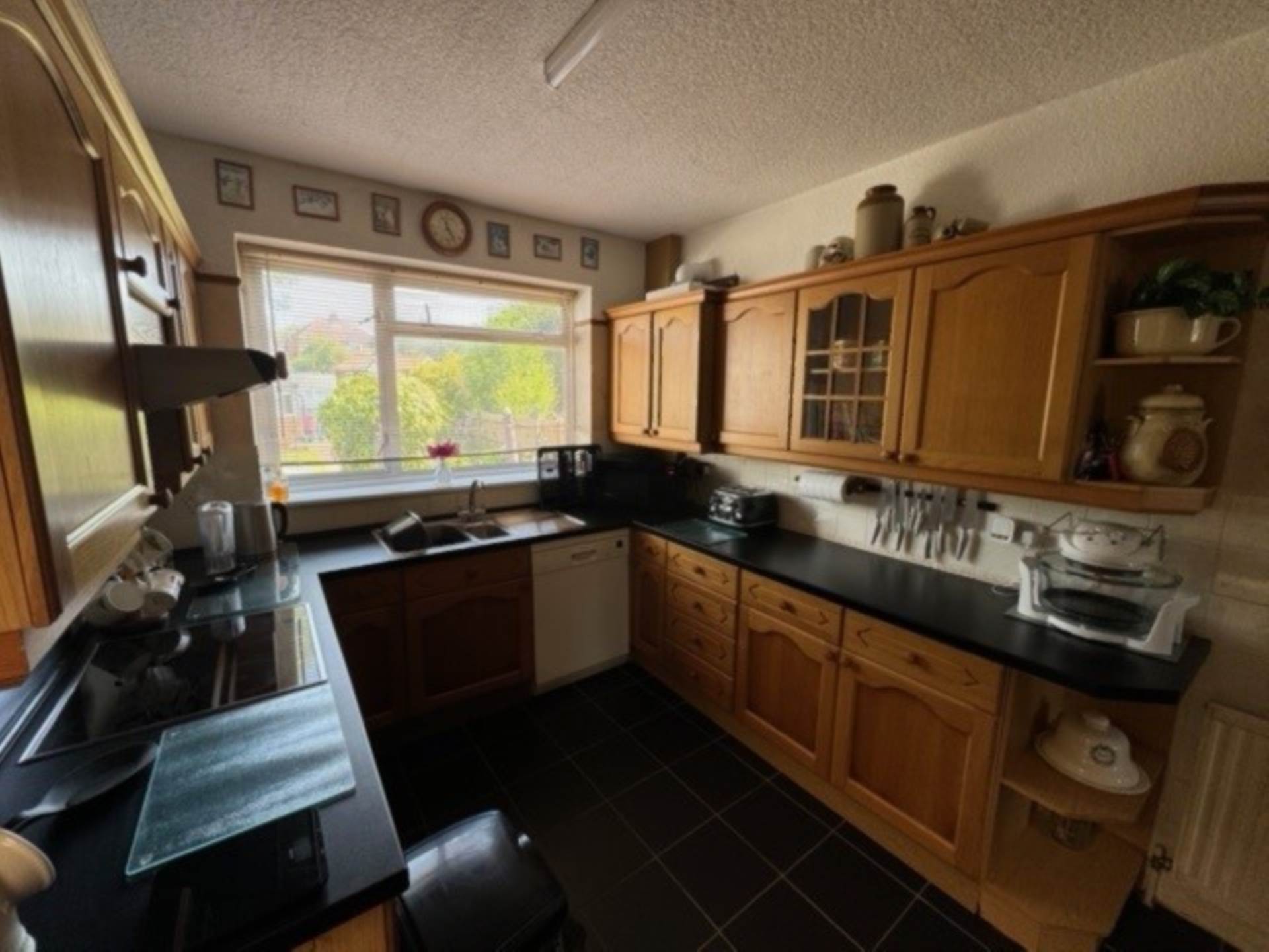 Hunloke Avenue, Eastbourne, Image 3
