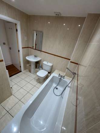 Ensenada Reef, Eastbourne *Private Balcony with Stunning Sea view*, Image 12
