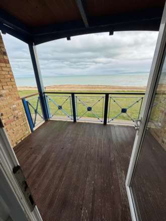 Ensenada Reef, Eastbourne *Private Balcony with Stunning Sea view*, Image 2