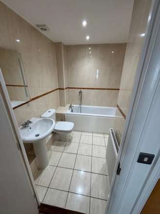 Ensenada Reef, Eastbourne *Private Balcony with Stunning Sea view*, Image 9