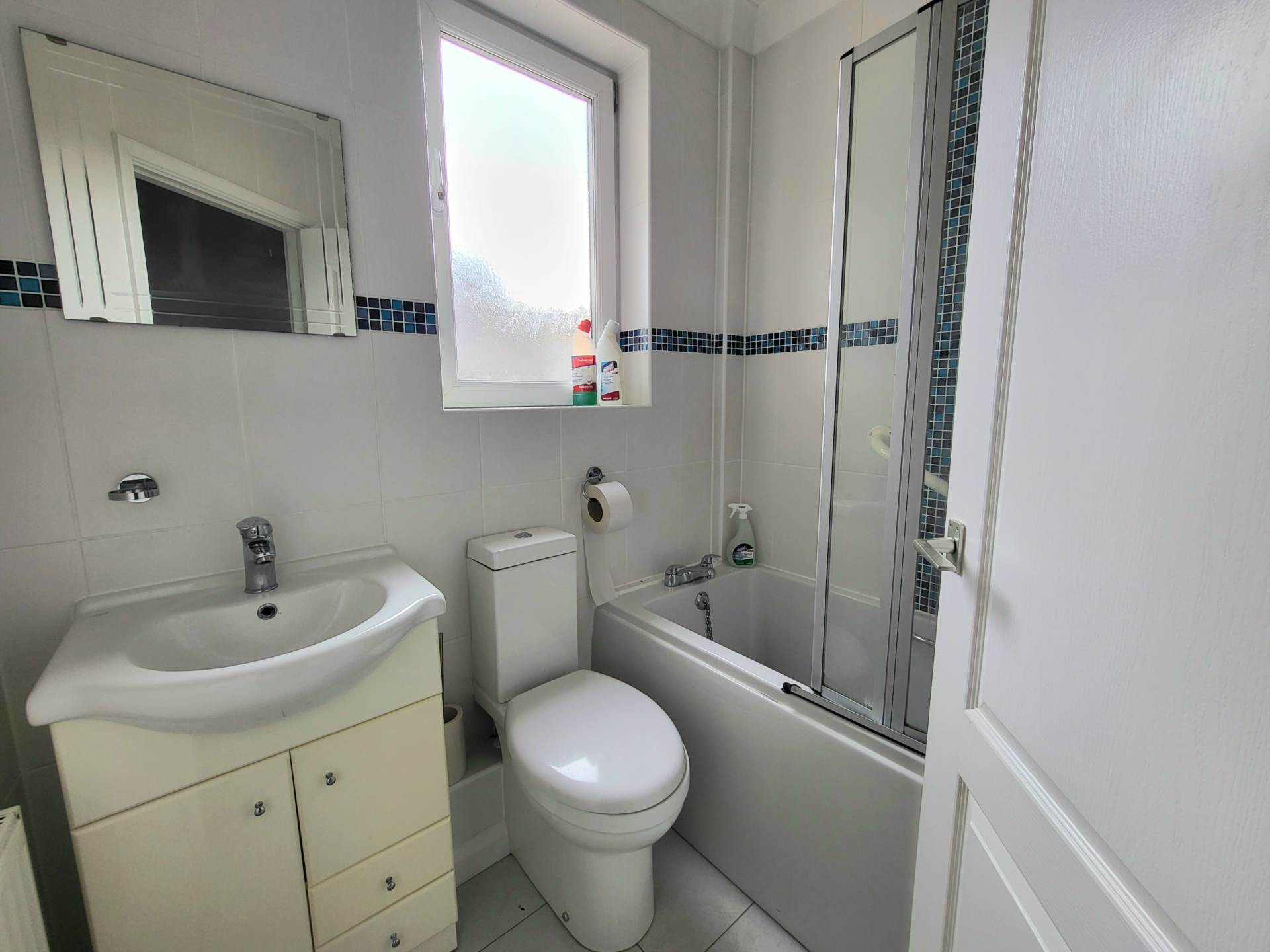 *NEWLY REFURBISHED* Ashford Road, Eastbourne BN21 3TP, Image 8