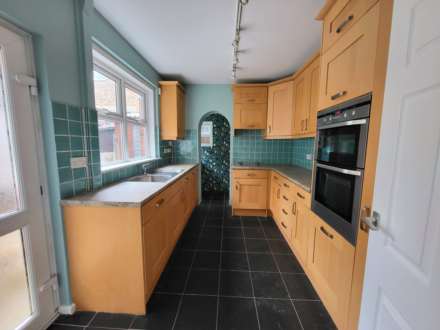 *NEWLY REFURBISHED* Ashford Road, Eastbourne BN21 3TP, Image 3
