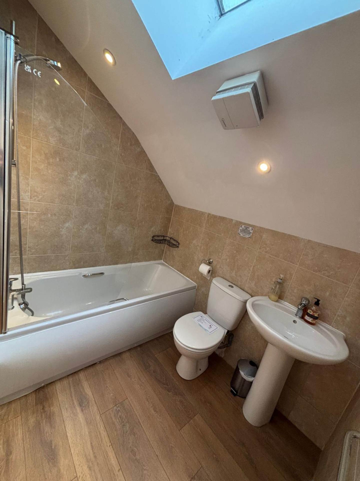 *BALCONY* Marine Road, Eastbourne *LIFT ACCESS*, Image 18