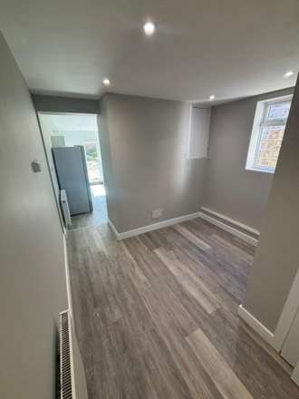 Salehurst Road, Eastbourne, Image 4